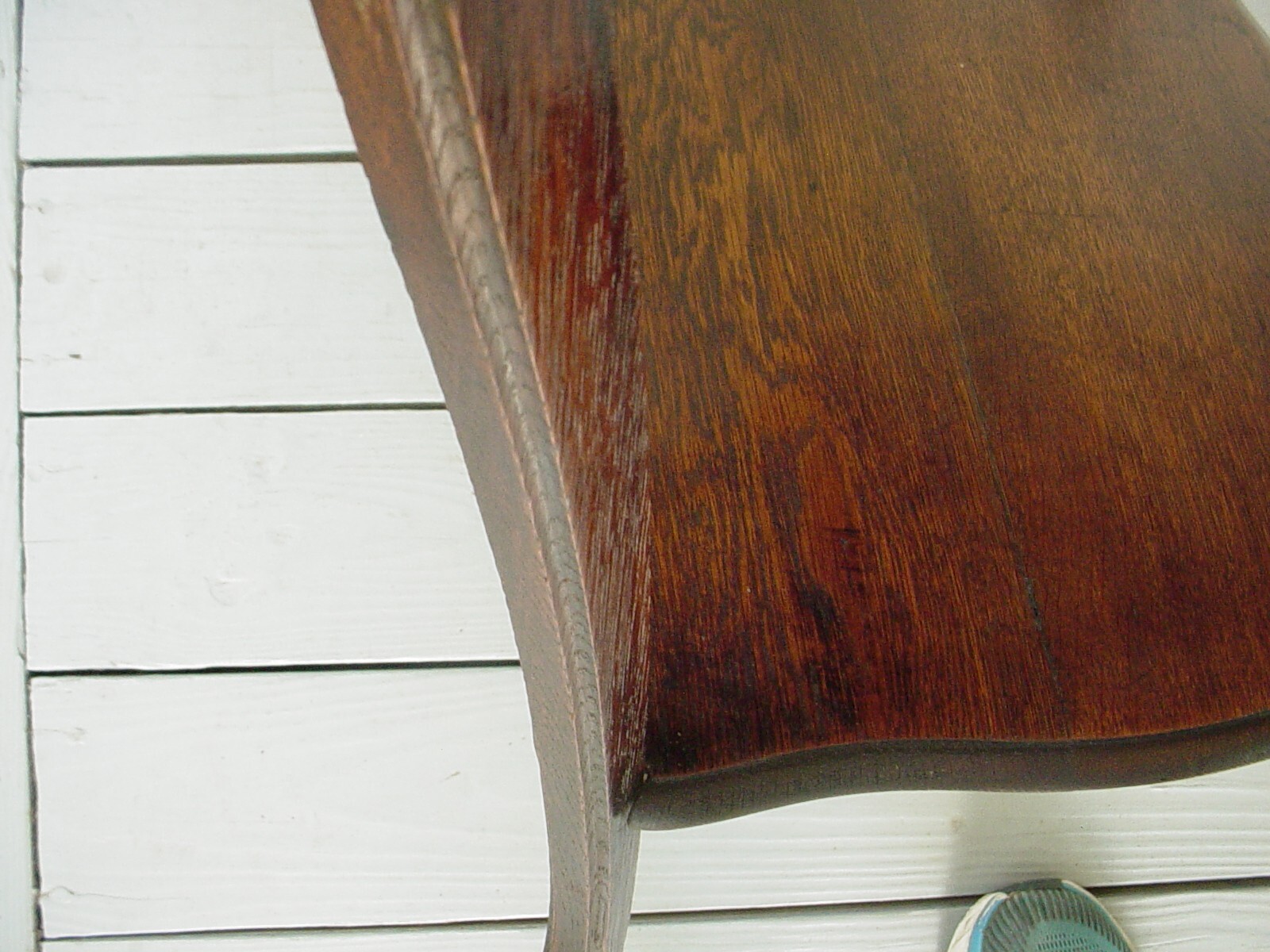 Nice Older Solid European Oak Lamp Side End Bedside Table W/Pierced Carved Skirt