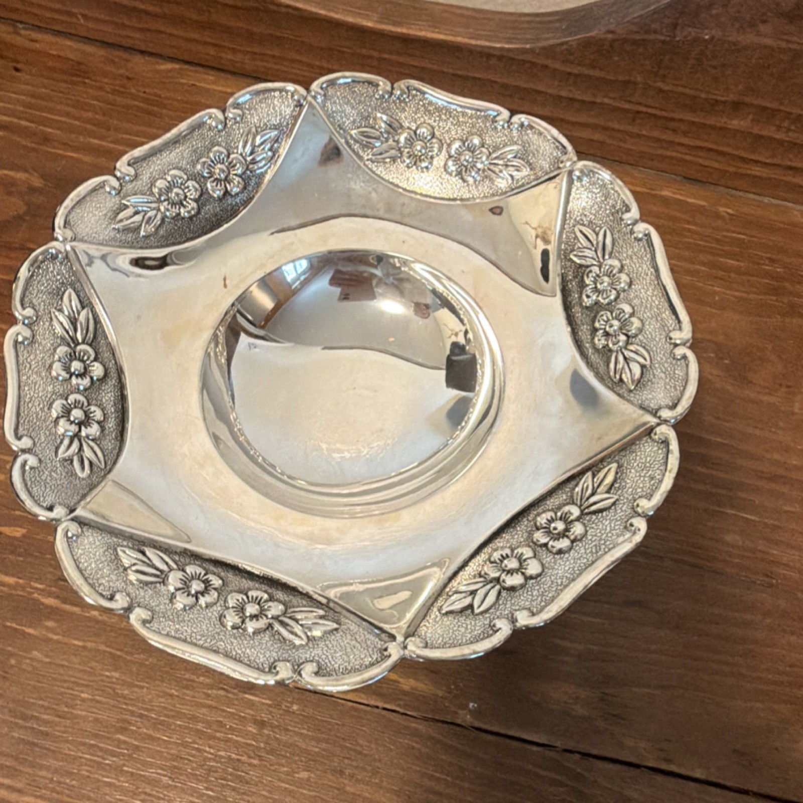 Godinger Silver Art Co. Ltd. Silverplate Floral Footed Bowl