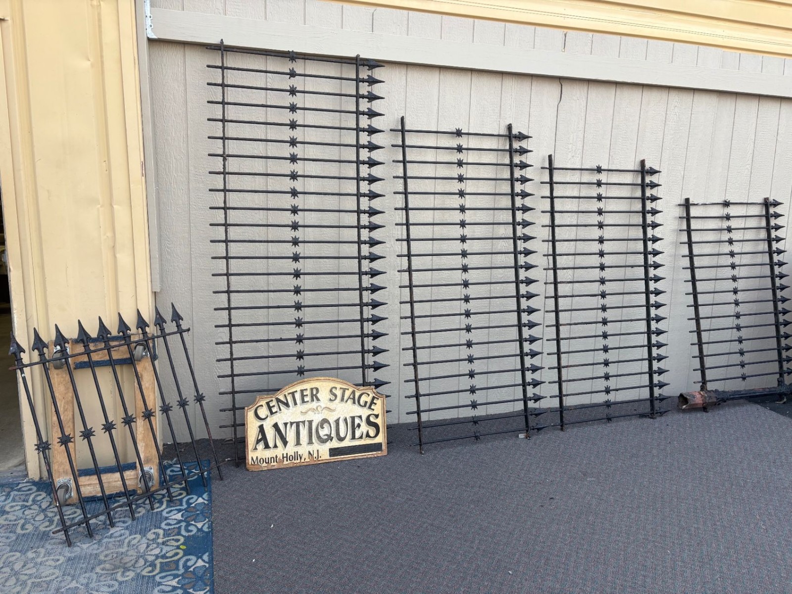 67729 Antique Victorian Wrought Iron Fence with 1 Decorative Post