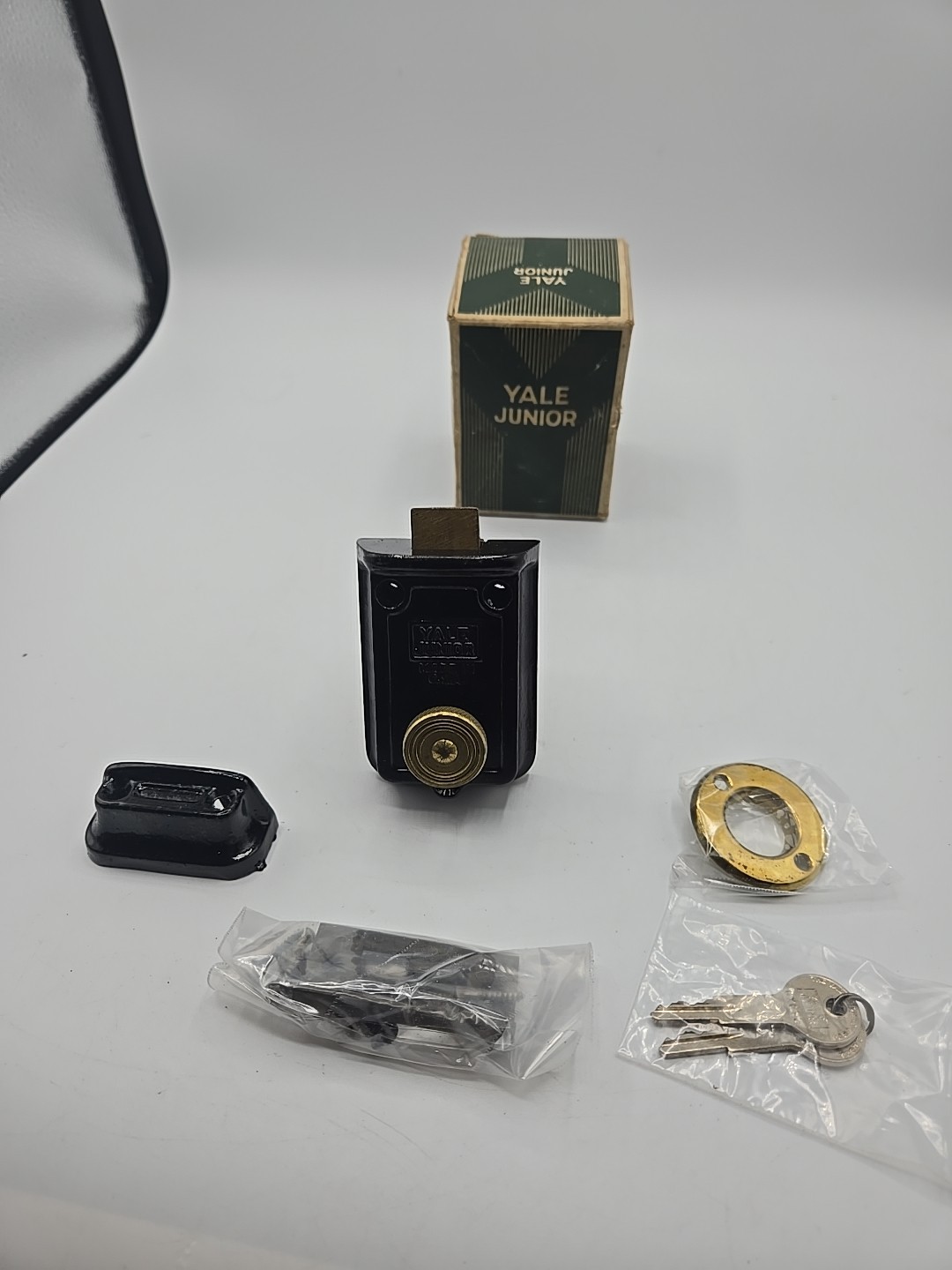 Vintage YALE Junior Rim #21 Springlatch Complete Lock Set Original Box & 2 Keys