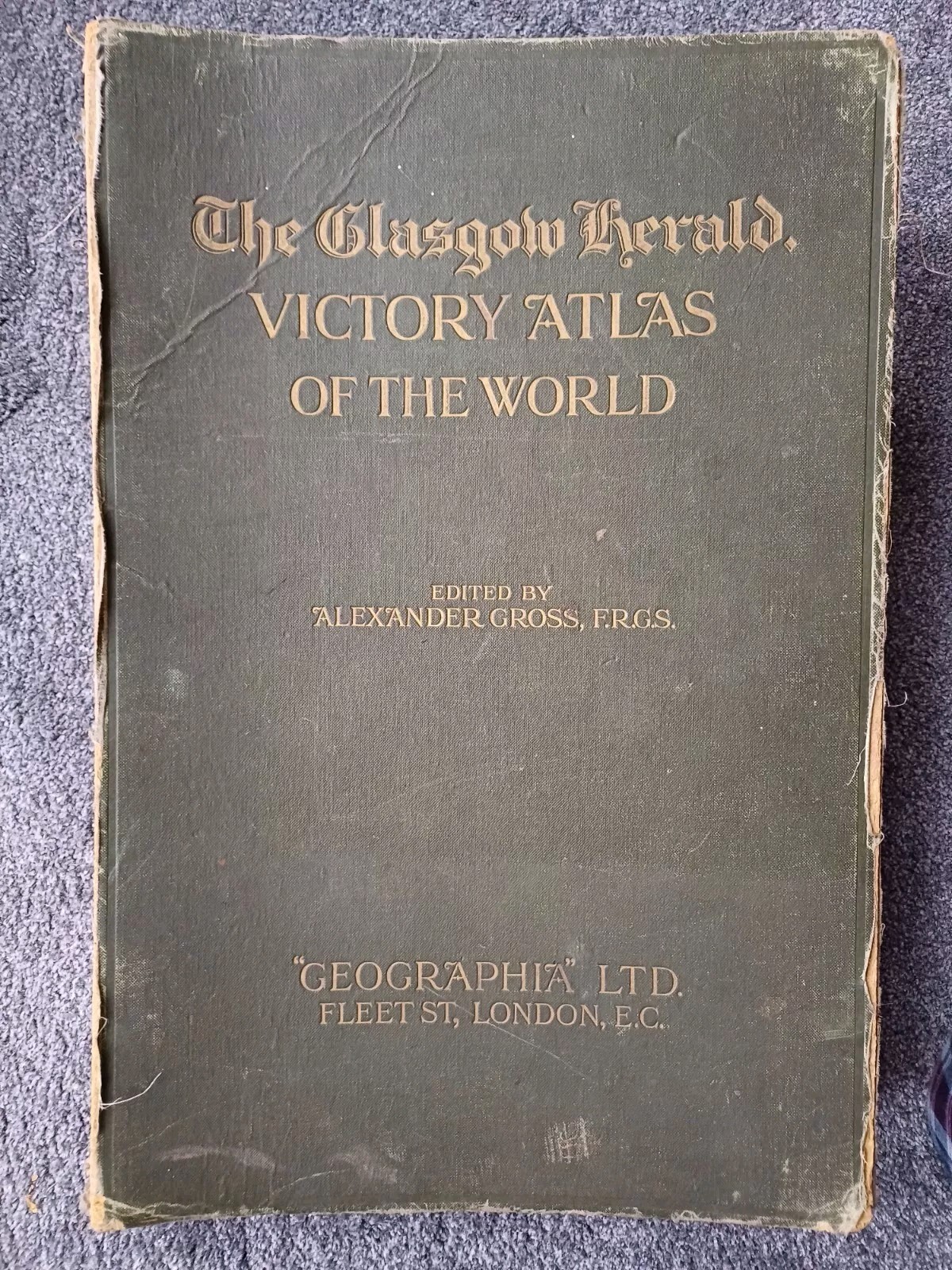 Antique victory atlas of the world, c 1920 GLASGOW HERALD 20 Inch X 13 Inch.