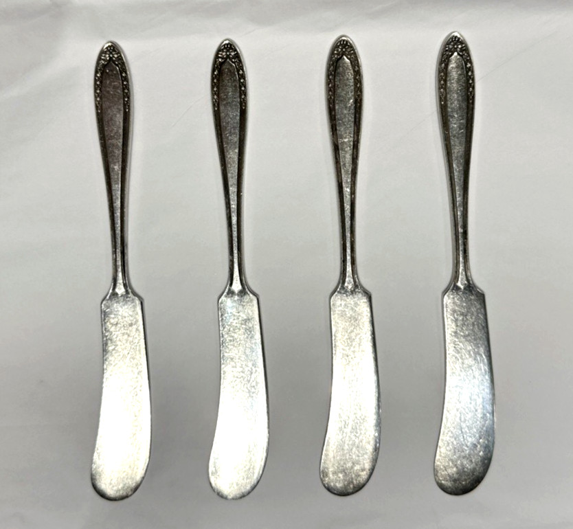 Set of 4 Vintage Oneida Community Butter Knife Par Plate Bridal Wreath 5.5″