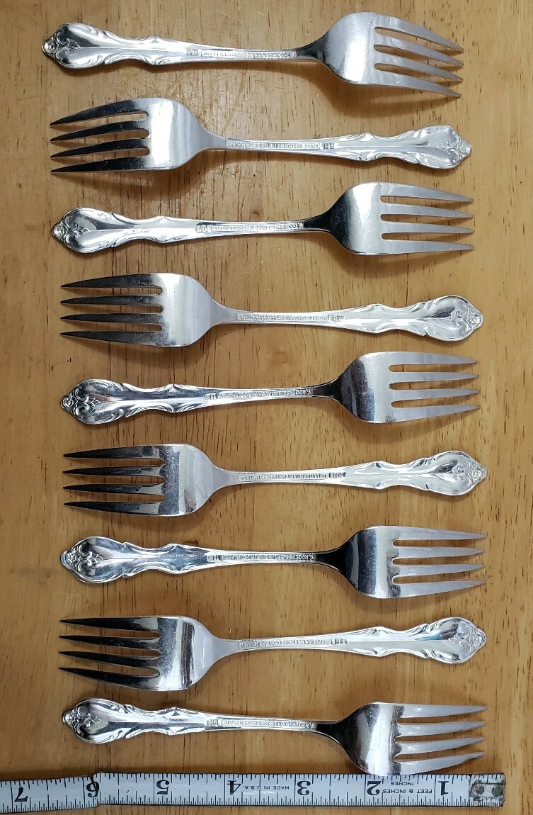 LOT OF 9 VINTAGE 1962 SOUTHERN SPLENDOR PATTERN SILVERPLATED SALAD FORKS