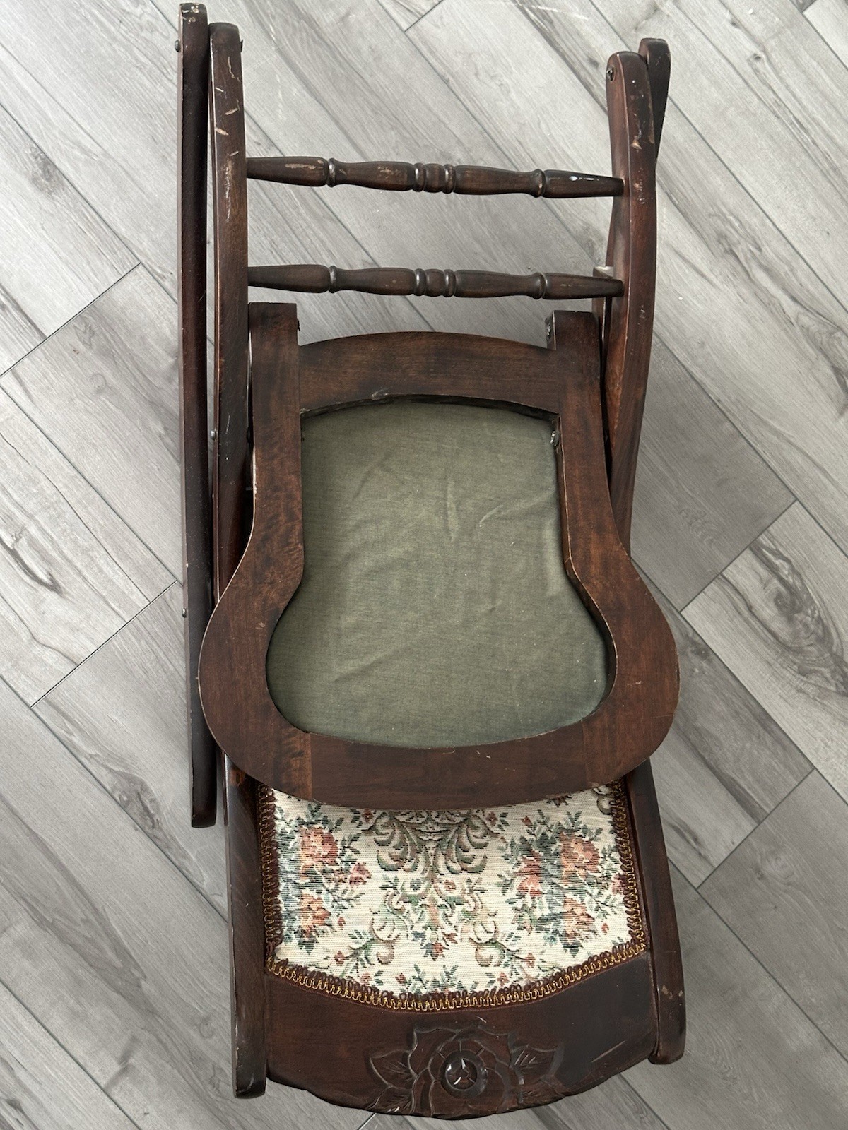 Early 1900’s Antique Victorian Style Foldable Rocking Chair