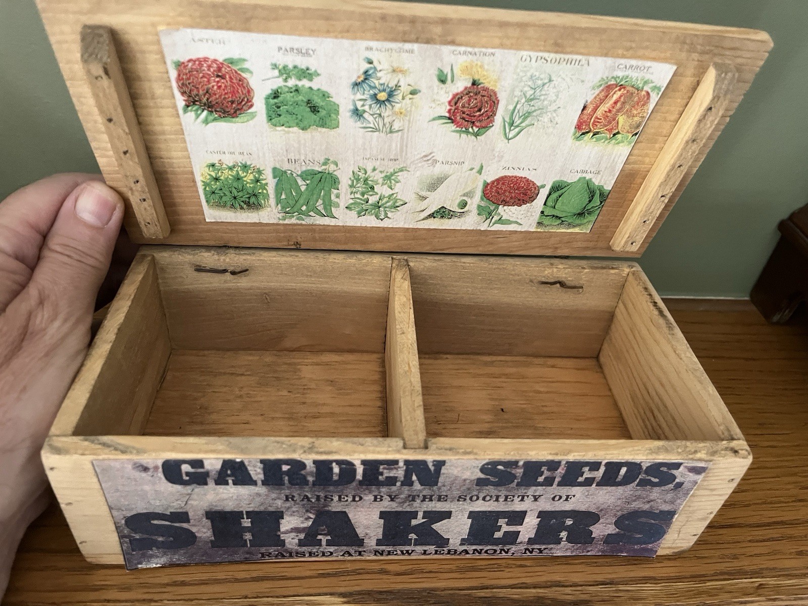 Garden Seeds / Shaker Seeds Wood Box Mount Lebanon, N.Y. w/ Paper Label