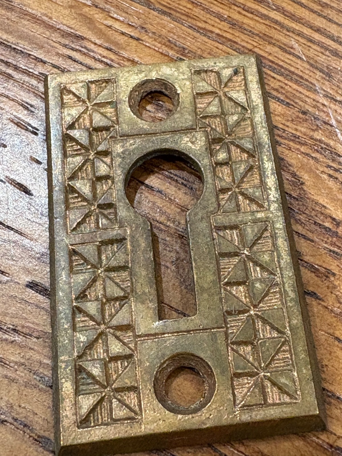 Antique Brass Mallory & Wheeler KeyHole Covers Escutcheon-NOS never installed