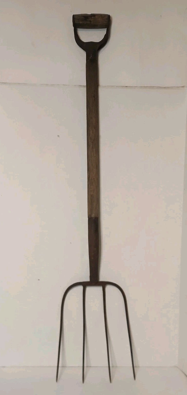 Antique Pitch Fork with Handle. 4 tines. Farm Tool. Collectible Decor.