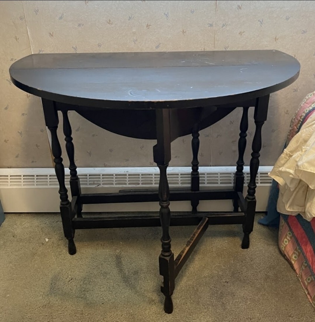 Wood Drop Leaf Expandable Dining Table