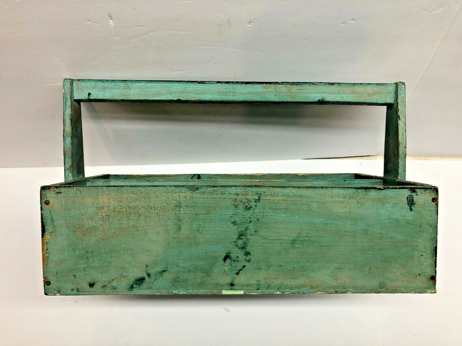 Old 17″x9″ Primitive Two Compartment Carry Tote Box in Dry Green Paint Folk Art
