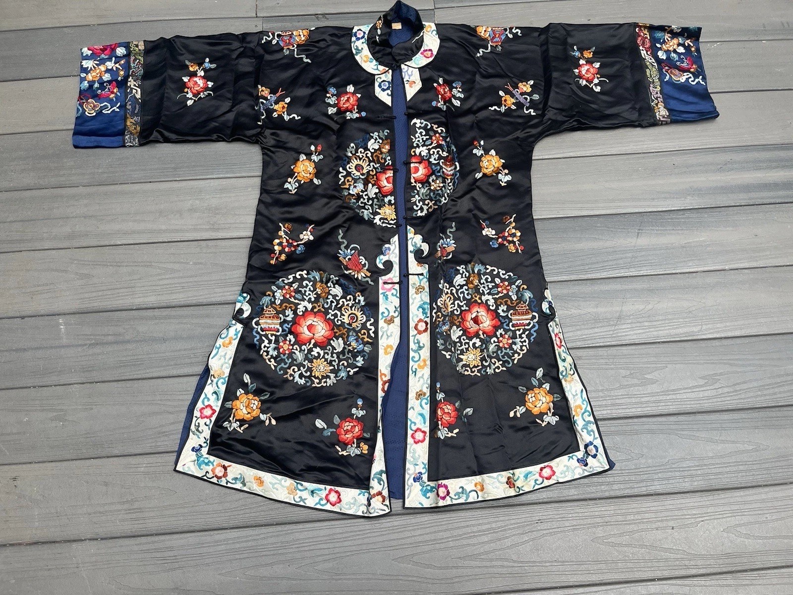 Elegant Black Vintage Chinese Silk Robe With Gorgeous Design And Detail