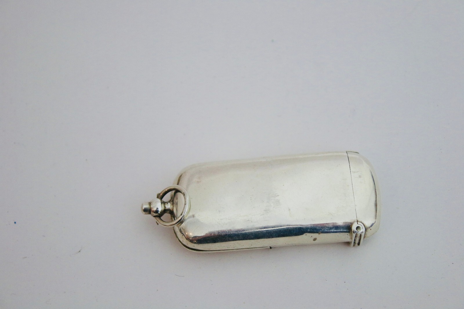 Antique Sterling solid silver vesta sovereign case match safe CHESTER 1900