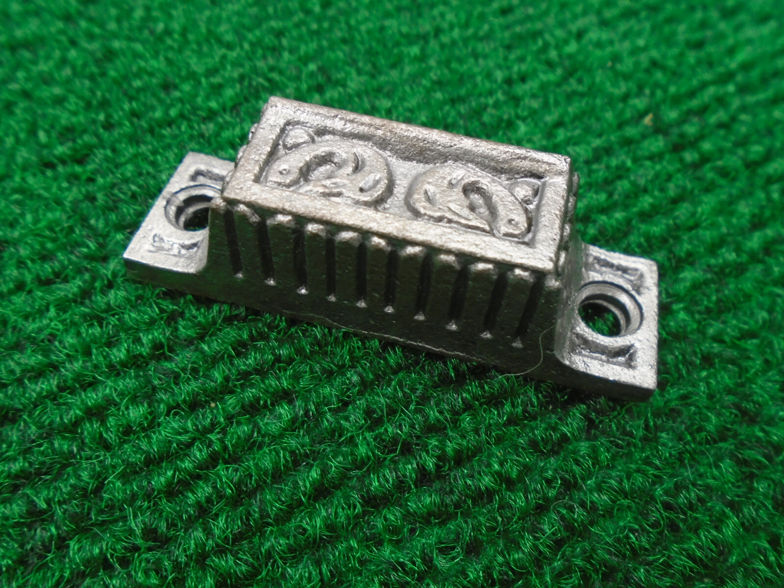 CIRCA 1880 CAST STEEL CABINET LATCH KEEPER 2 1/8″ x 5/8″ BODY REPRO (33284)
