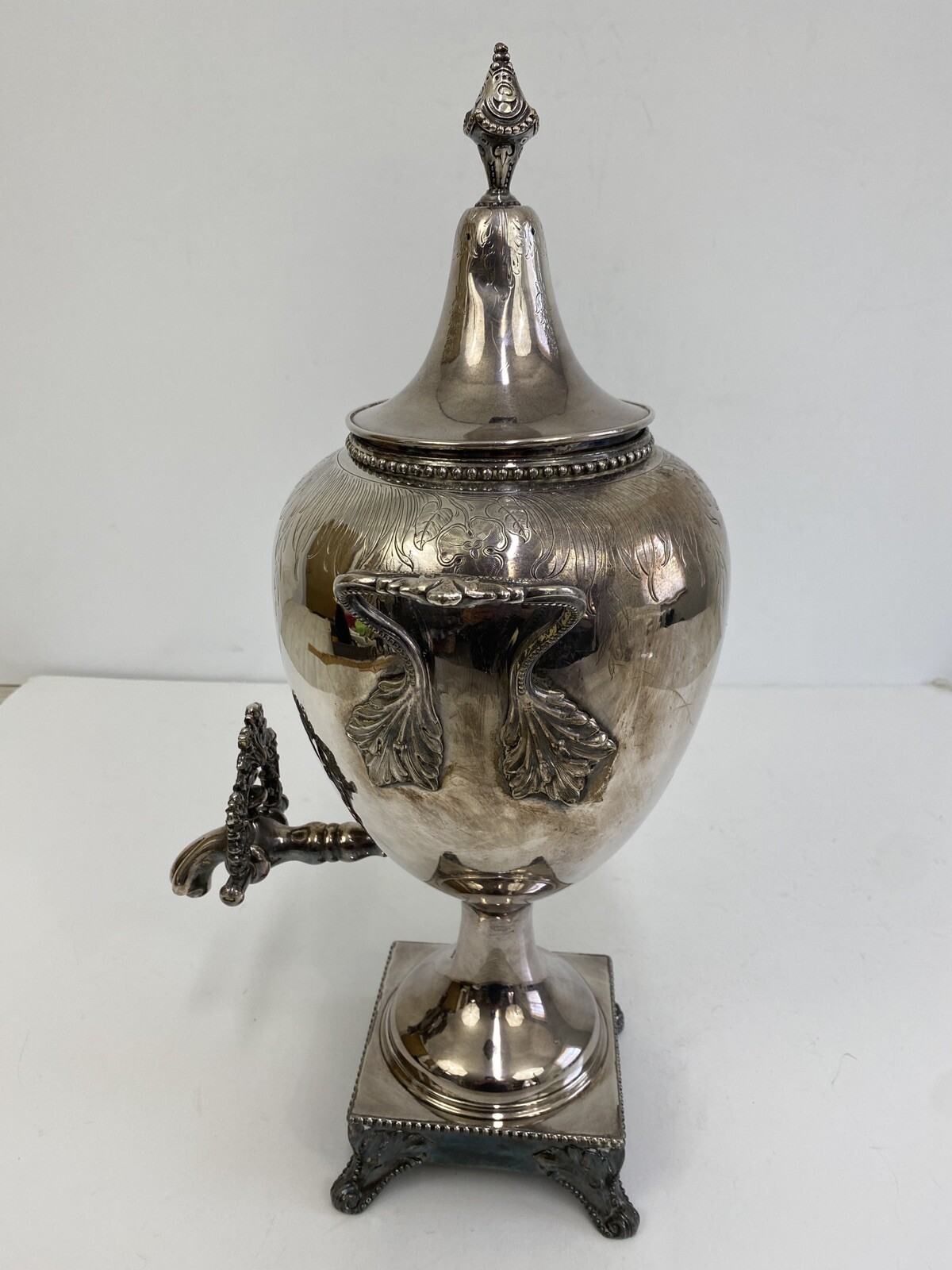 STUNNING VINTAGE SILVER PLATE HOT WATER/COFFEE URN, 20″ TALL Ornate Handles /rw