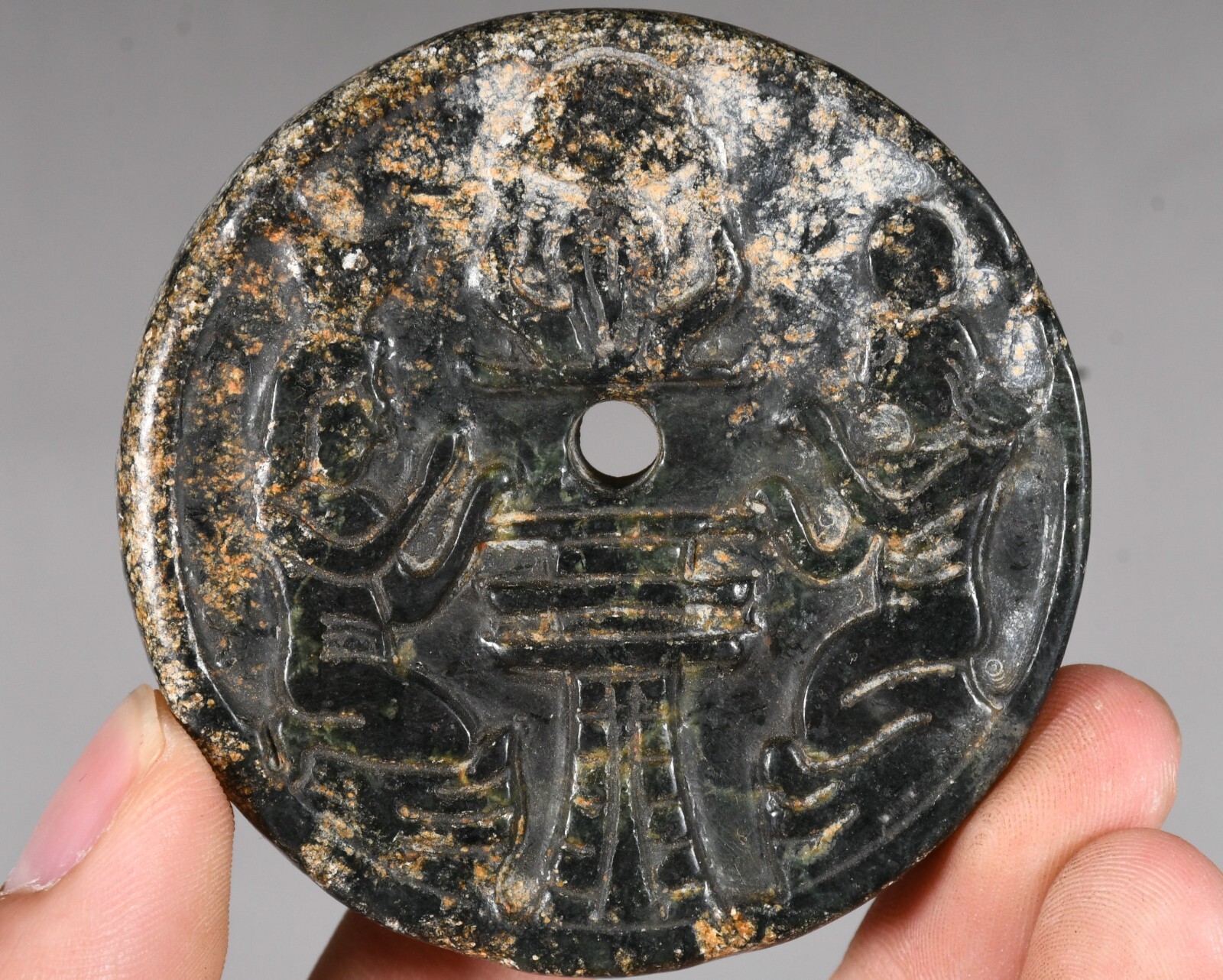 2.5″Hongshan Culture Meteorite Black Magnet Carved Sacrifice People Yubi Yu Bi