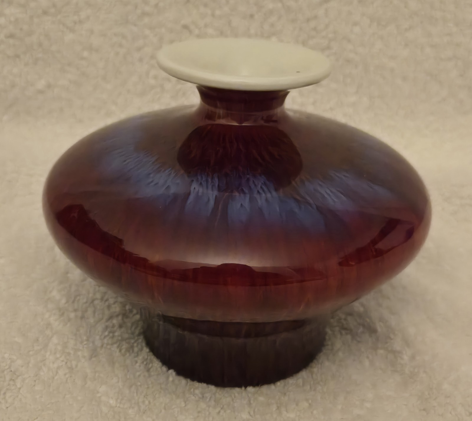 CHINESE JINGDEZHEN FLAMBE OXBLOOD PORCELAIN SANG DE BOEUF VASE