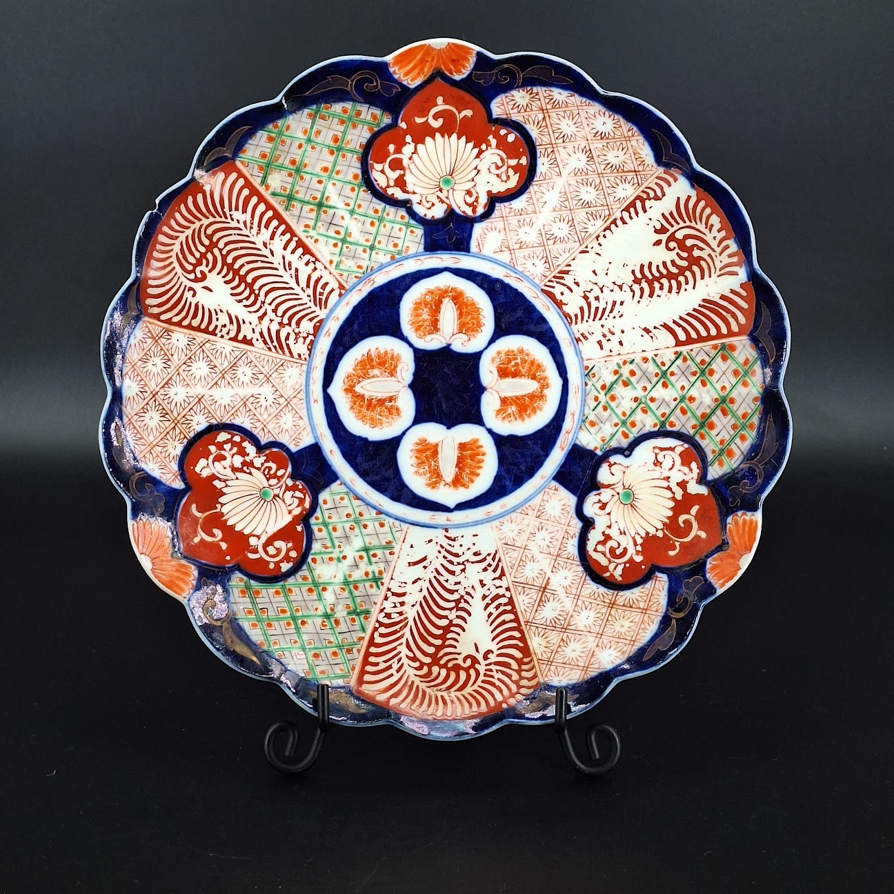 Antique Imari Style Scalloped Plate Polychrome Cobalt Blue Red Gold Japan READ