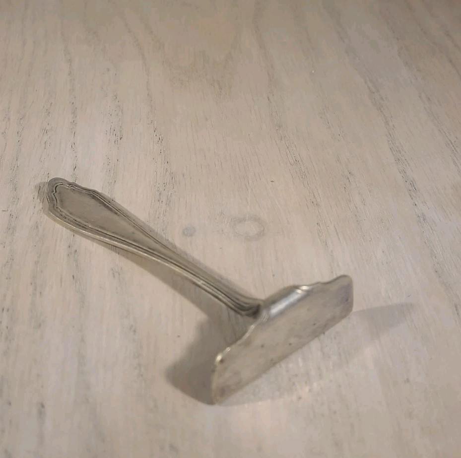 Antique American R. Wallace A1 Silverplate Baby Food Pusher 3.75″