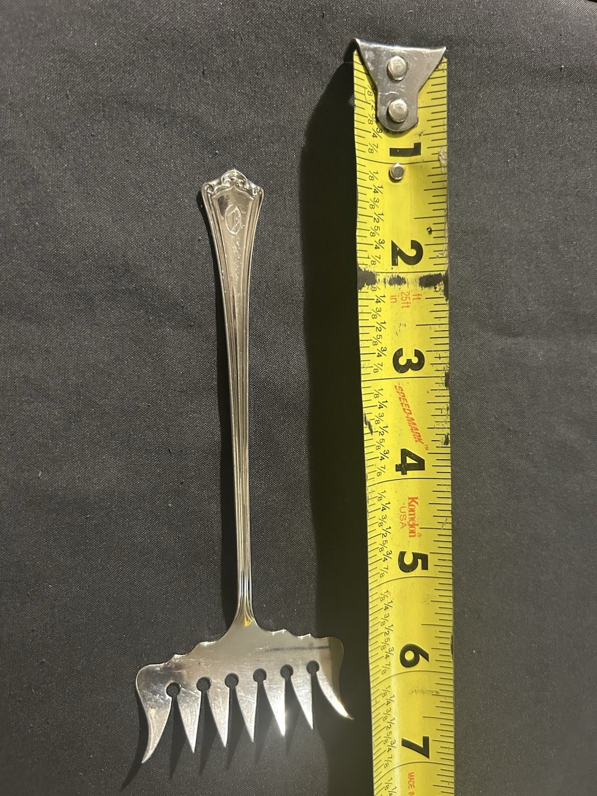 Sterling Silver flatware Featuring a stunning Silver pepper Shaker, Weight 163 g