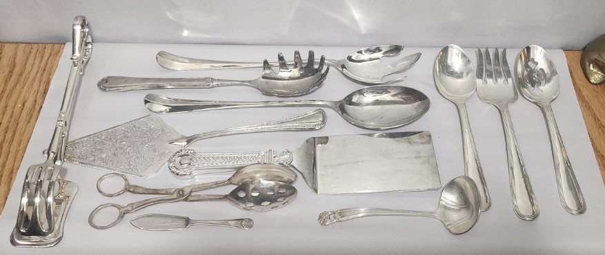GROUP LOT OF VINTAGE SILVER PLATED, MISC. MARKS ~ SPATULA TONGS, UTENSILS ETC.