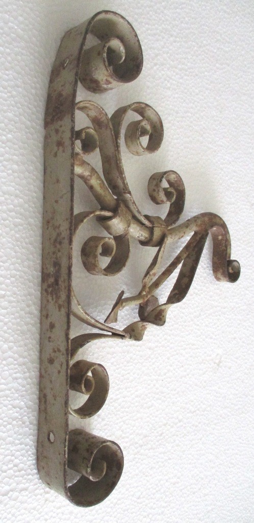 ANTIQUE RARE UNUSUAL WALL BRACKET FOR TRADE SIGN FINE DESIGN
