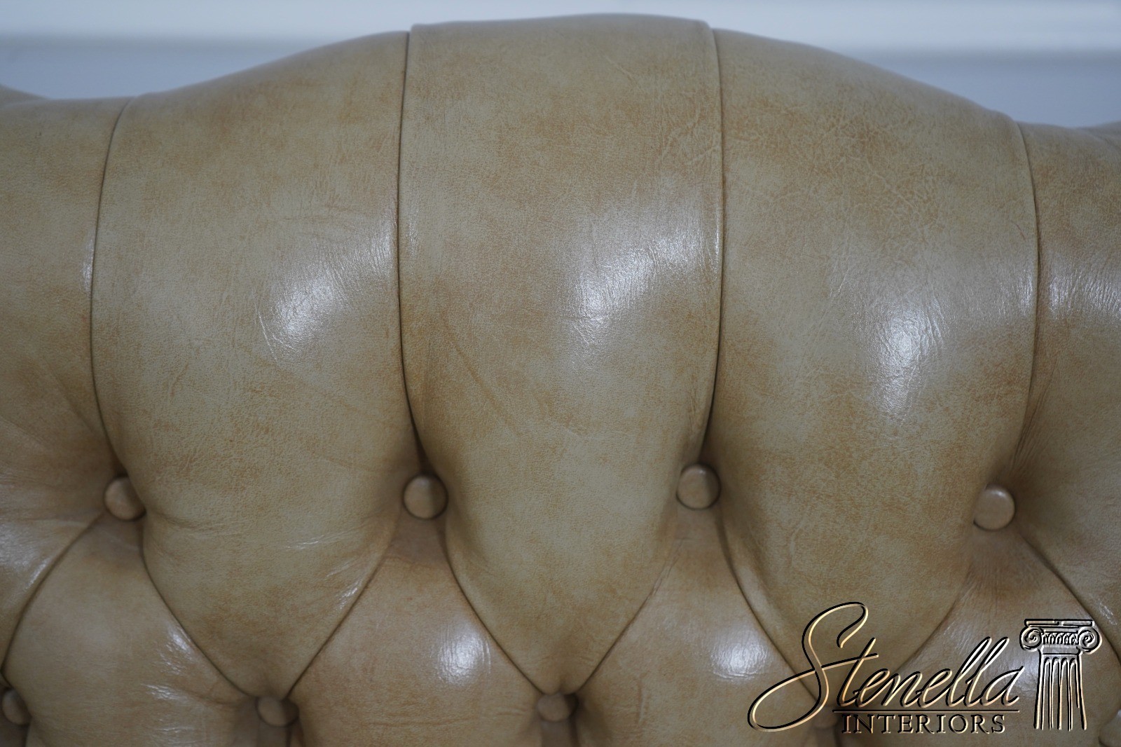 73549: Classic Leather Tufted Rolling Desk Chair