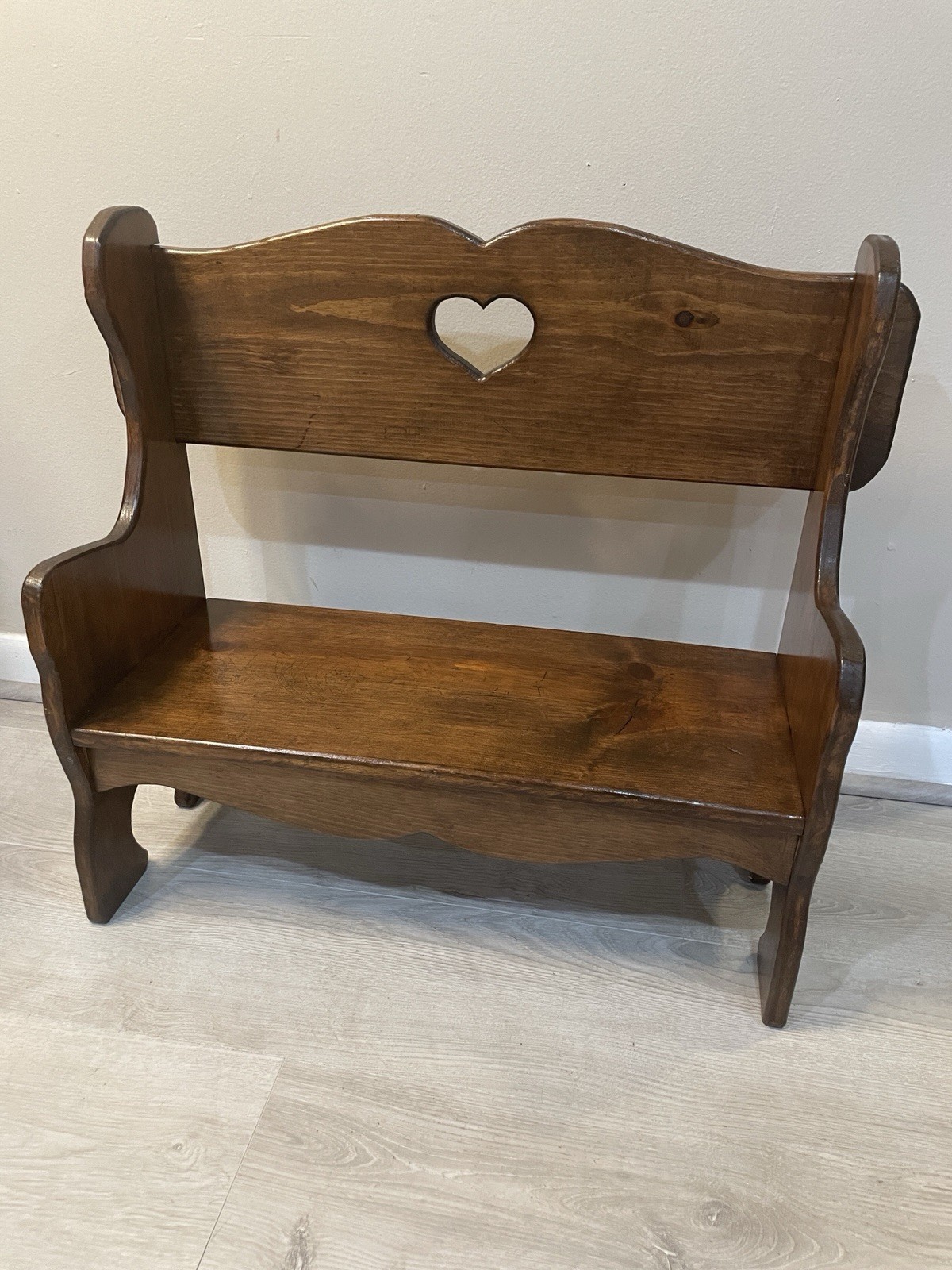 VTG Primitive Wood Heart Bench Small Child Chair Plant Stand Farmhouse Rustic