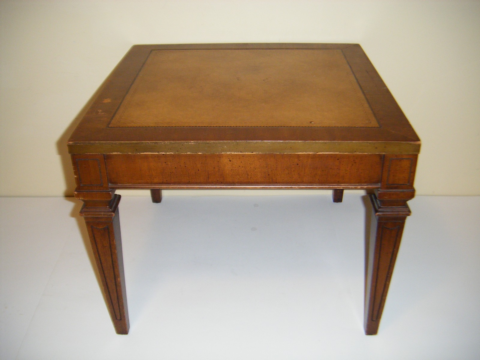 Antique MCM Wood Leather Top 18″x18″ Ornate End Table