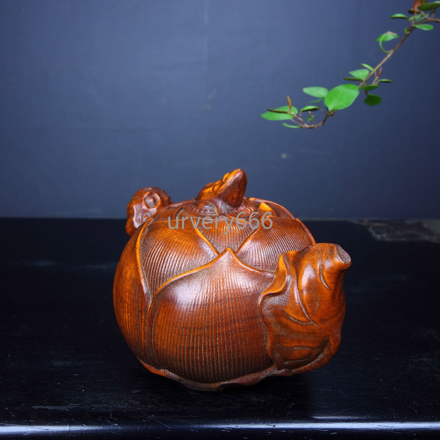Chinese Vintage Boxwood Carving Lotus Frog Teapot Statue Collection Kettle