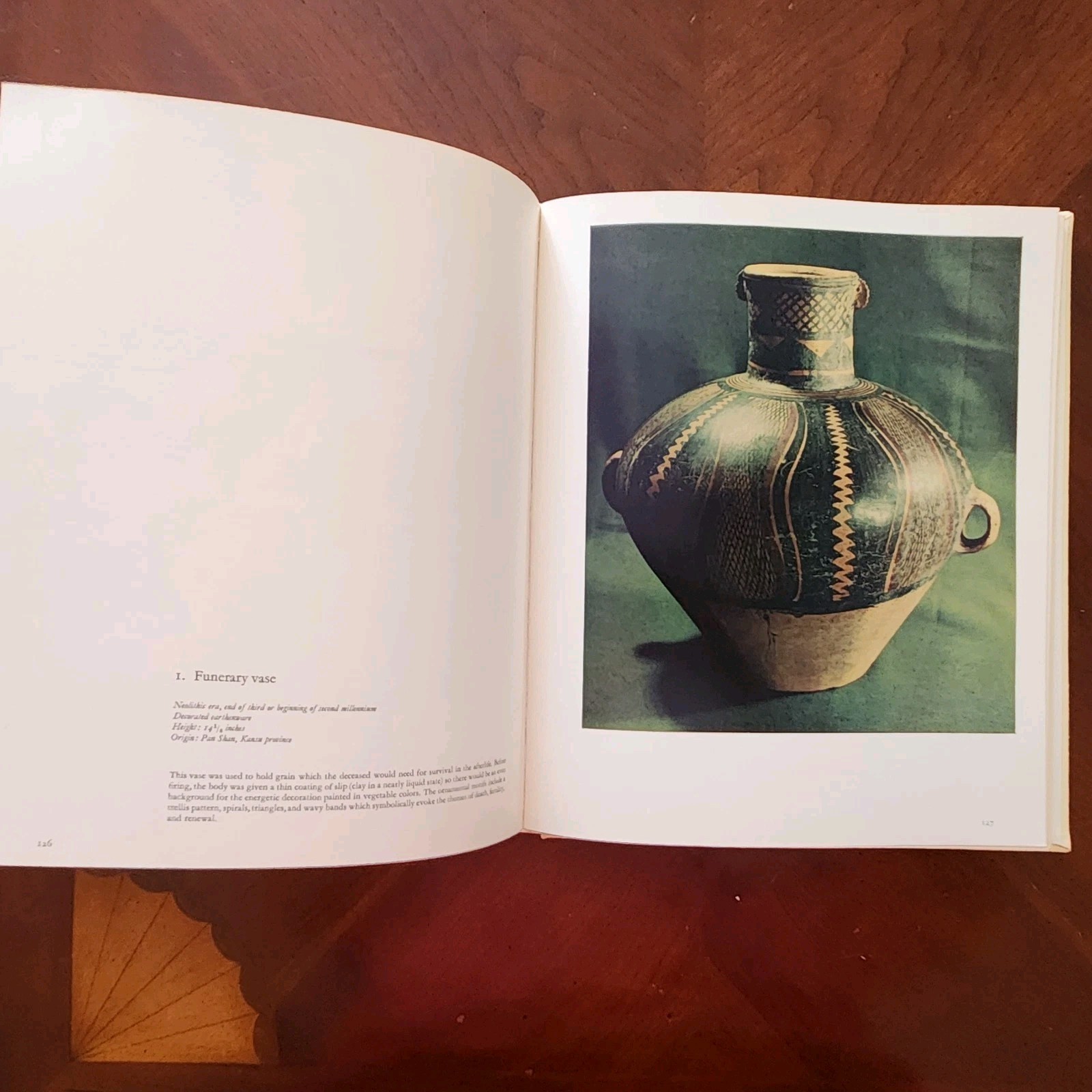 Art Treasures of the Peking Museum Hardcover Coverplates No DJ
