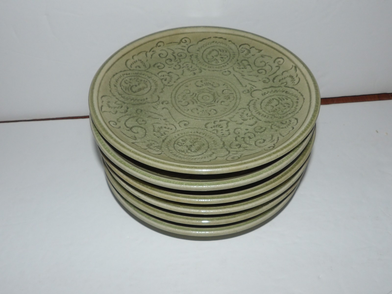 (6) RARE 1970’s HANDMADE SIGNED THAI CELADON JADE CRACKLE 6 3/4″ DESSERT PLATES