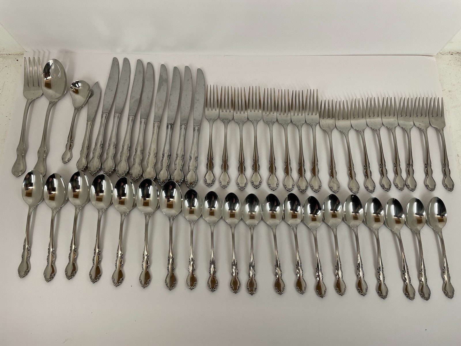 Oneida Dover 42-Piece Stainless Steel Flatware Mixed lot