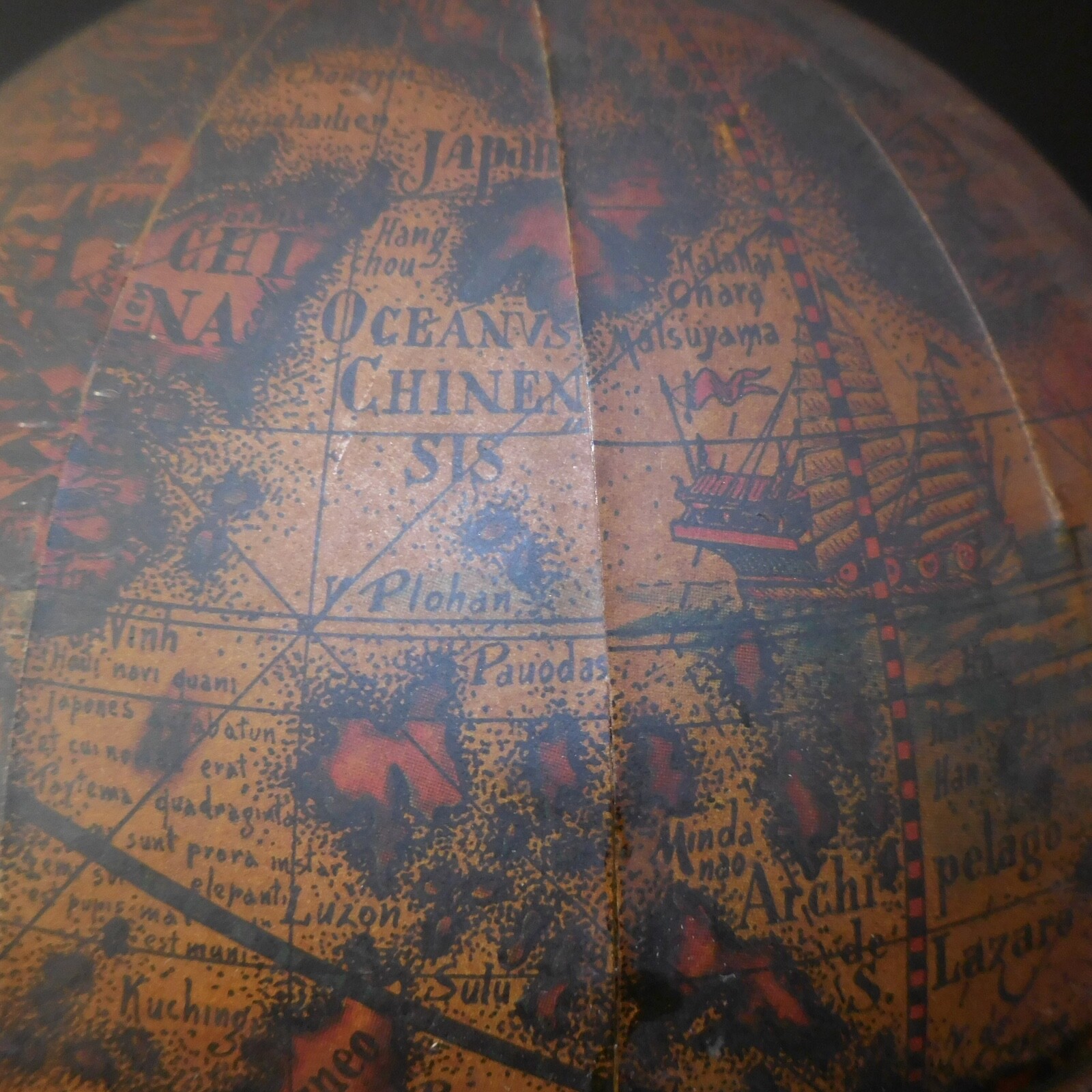 N23.498 Globe World Map Empty Pocket Brown Vintage Art Deco Resin Plastic