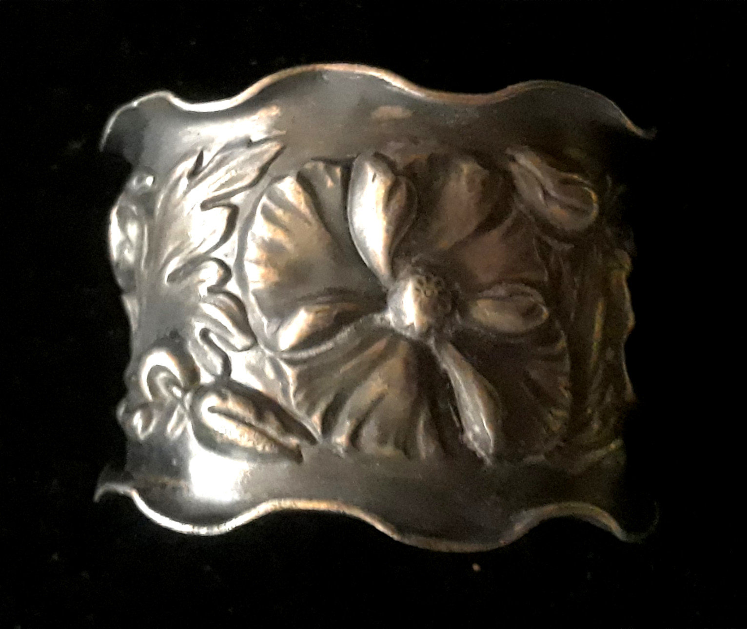 Rare Silver Napkin Ring Fluted Martele Style Hvy Repousse Art Nouveau Florals A+