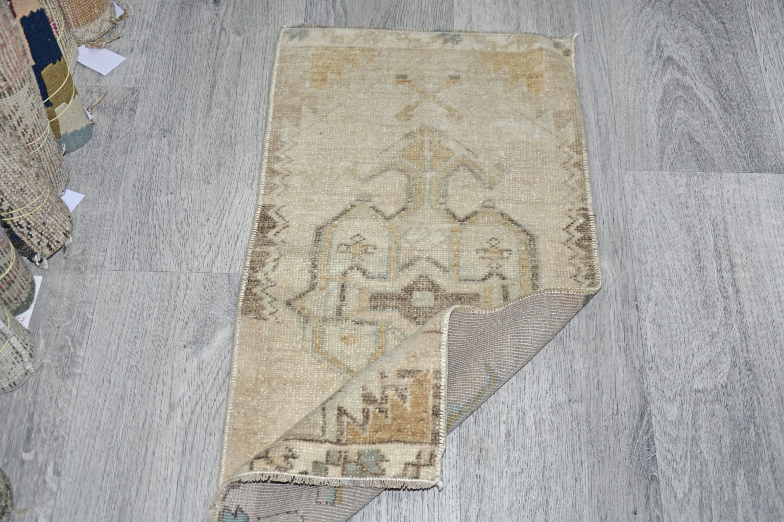 Vintage Turkish Oushak Rug 1’3×2’8 ft, Small Modern Rug, Beige Neutral Mat