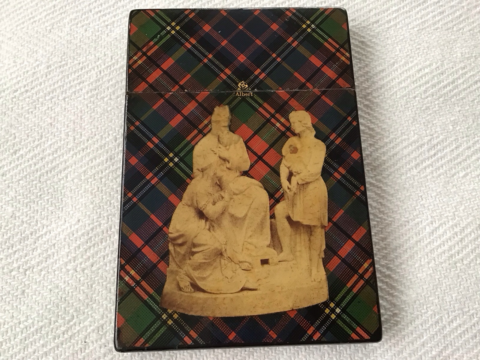 RARE MAUCHLINE ALBERT TARTAN. CALLING CARDCASE. 10.25x7x1cm. VGC