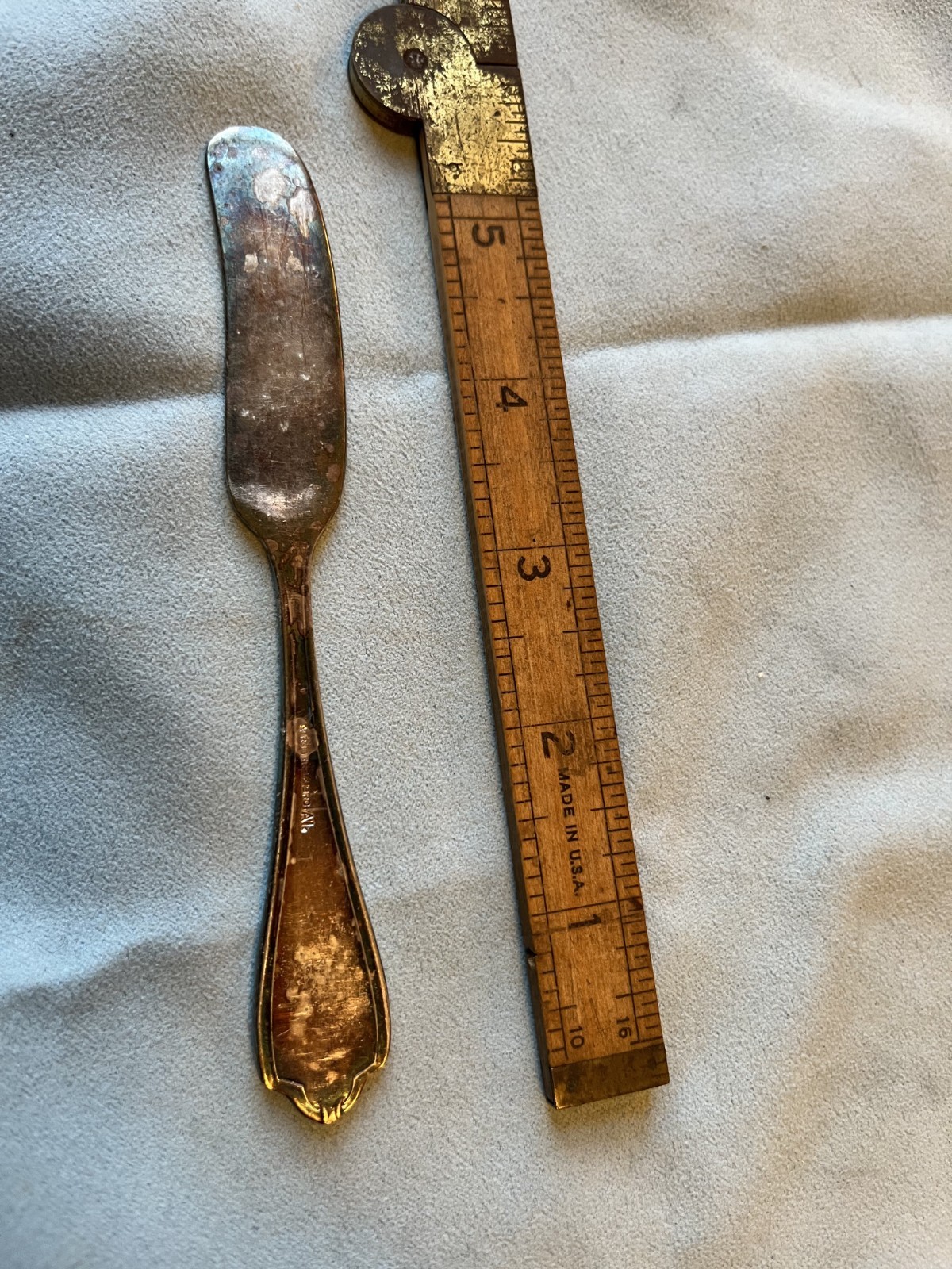 Vintage ROGERS & BRO. A1 silver plated Grecian pattern butter knife