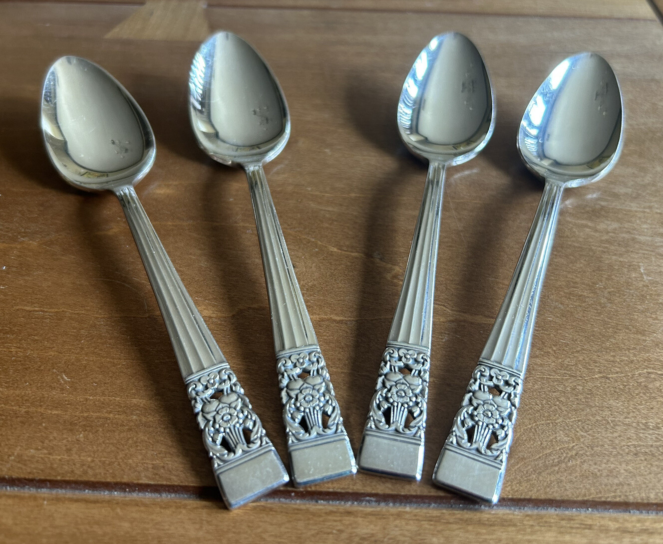 Vtg Lot 4 Oneida Community 1936 Coronation Silverplate 6 1/8″ Teaspoons USA