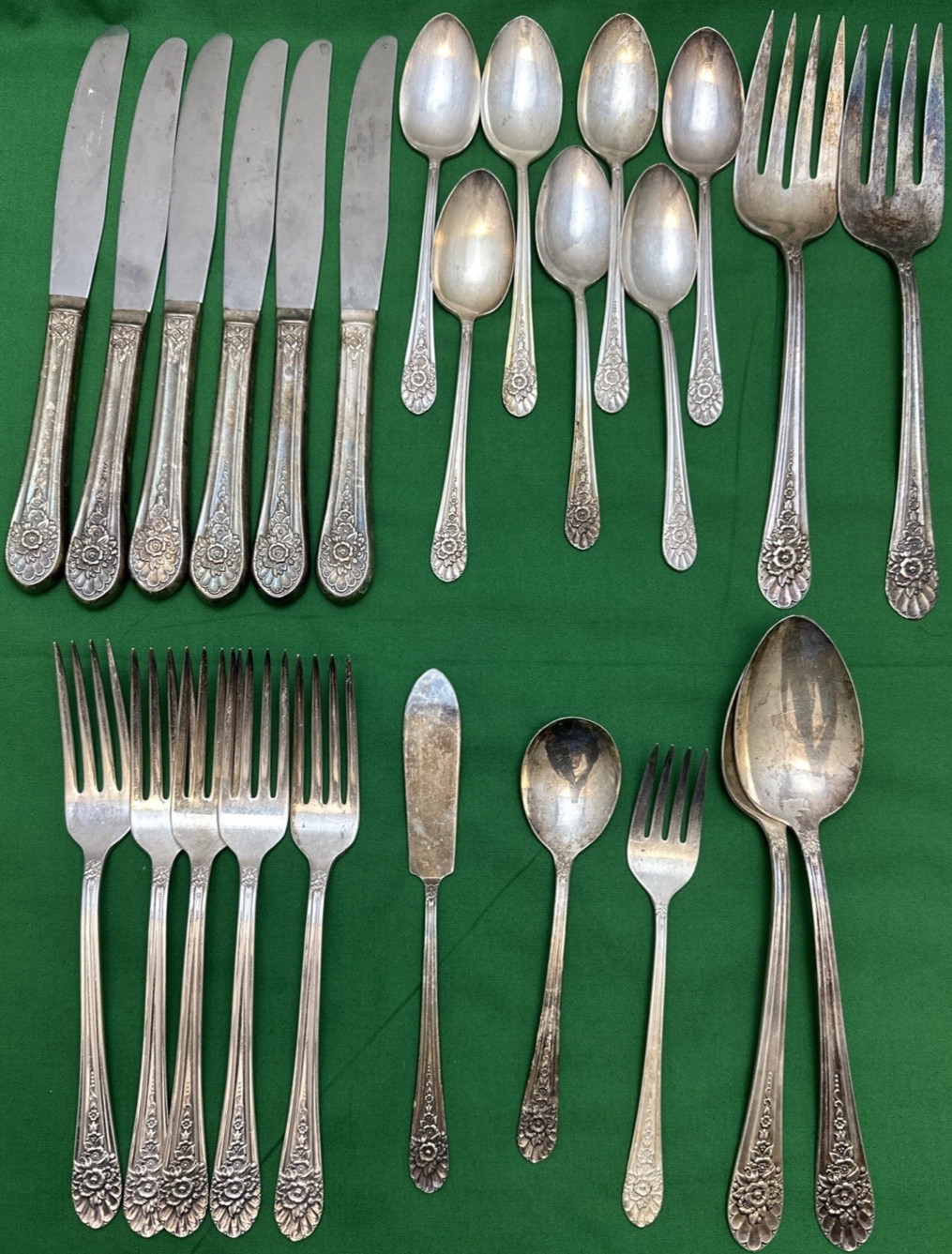 25 Pc JUBILEE Silverplated FLATWARE Mix with SERVING PCS Wm Rogers Mfg