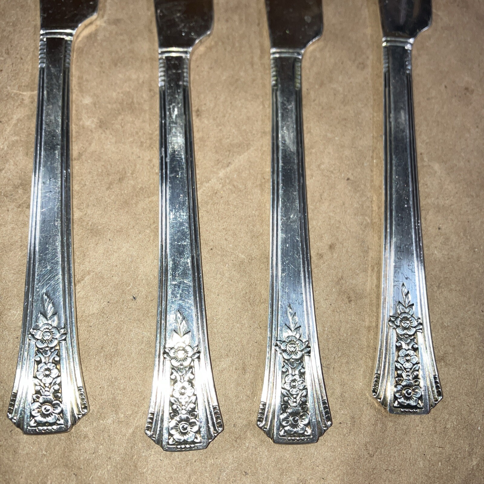 Tudor Plate Oneida Community Silversmiths Lot Of 8 Knives/ 2149