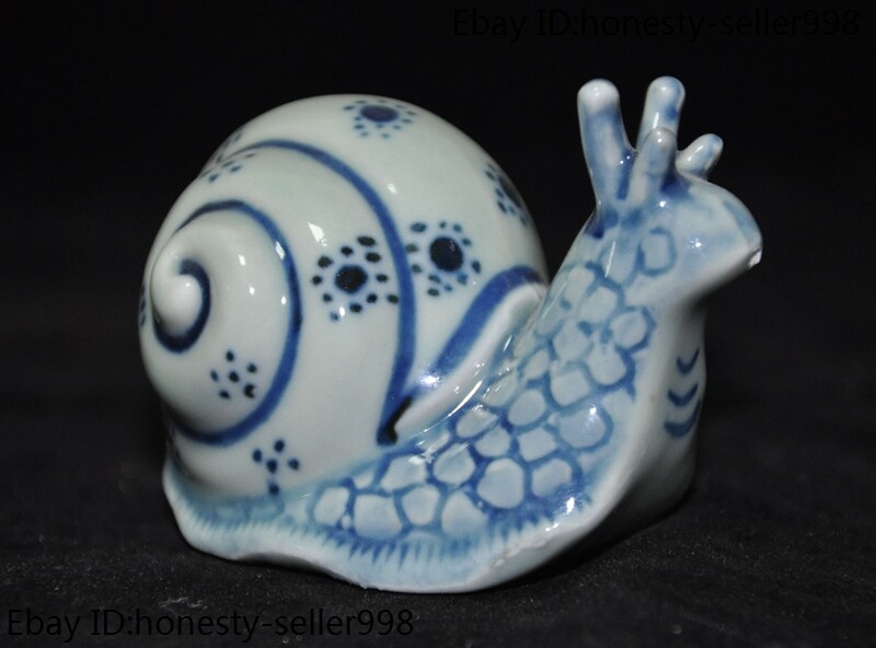 2.8” Marked Old Chinese Blue&white porcelain wealth lucky snails snail statue