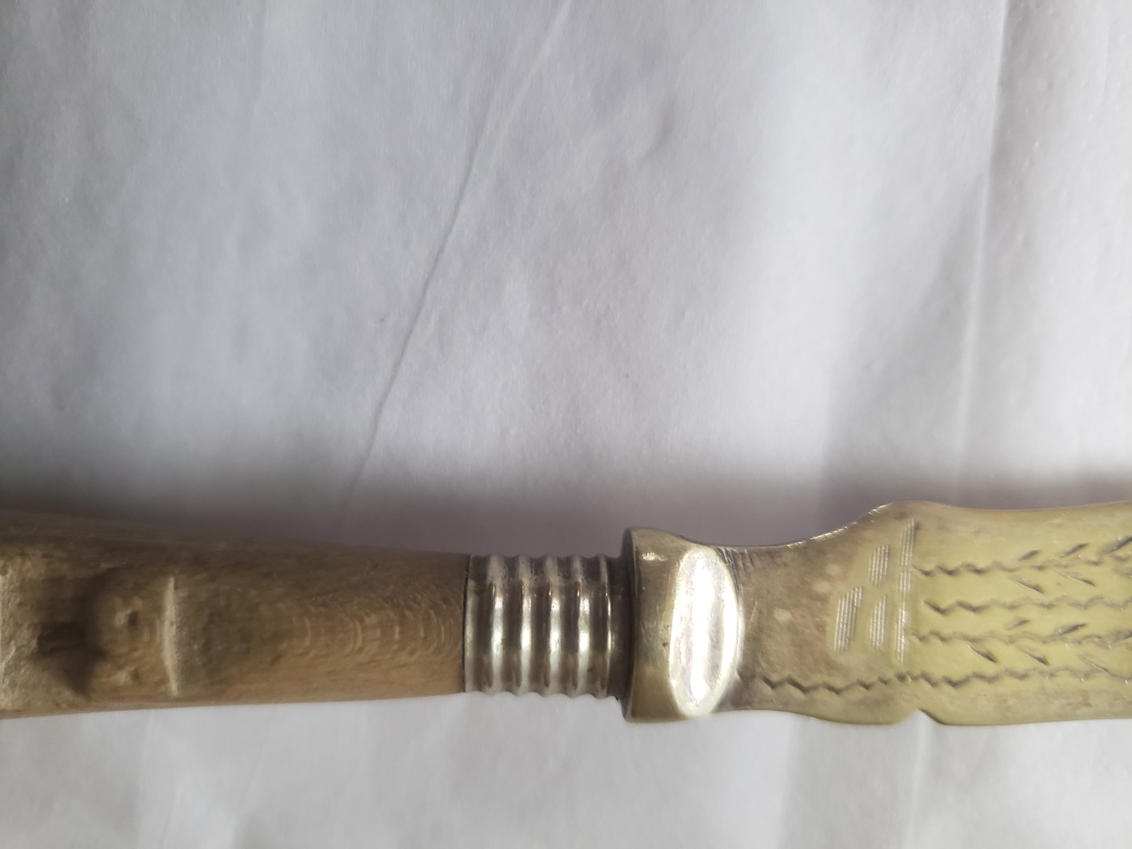 19th CENTURY ENGLISH ENGRAVED SILVER PLATED WOODEN CARVED HANDLE BUTTER KNIFE