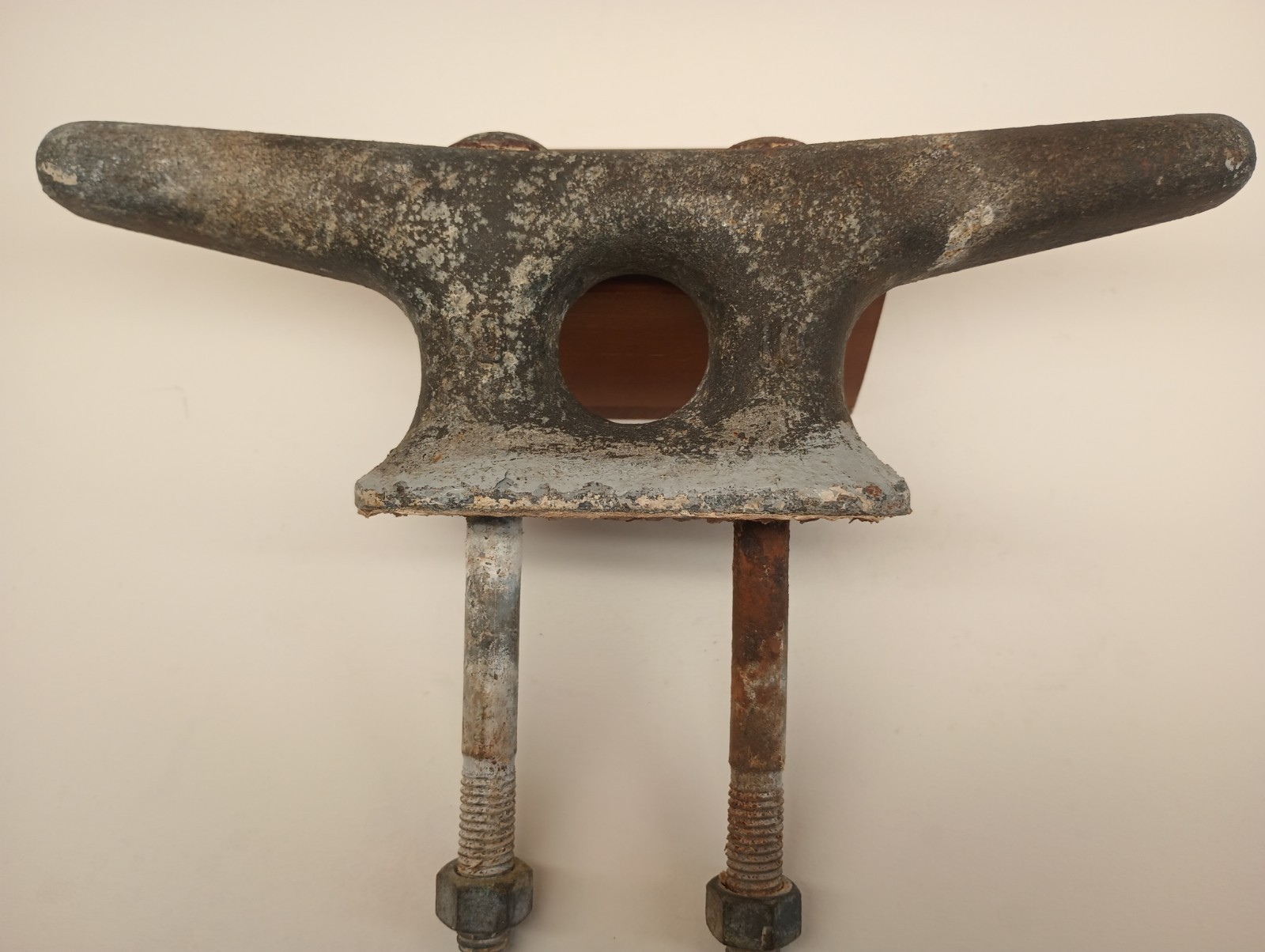 VINTAGE Sea Dog Cast Iron DOCK CLEAT, 10.5″ SD Mark Galvanized Nice Patina