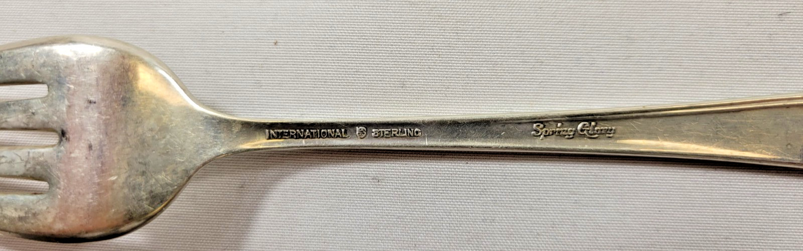 “Spring Glory” Fork -6.50″ International Sterling