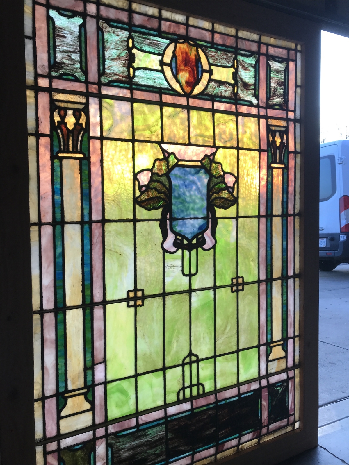 Sg 3522 Antique stained glass landing window 46.5 x 66.5