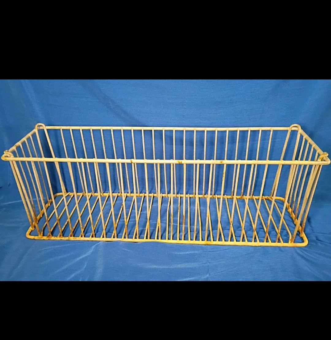 Vintage Antique Industrial Wire Rack Basket Heavy Gauge Distressed Patina 26 in.
