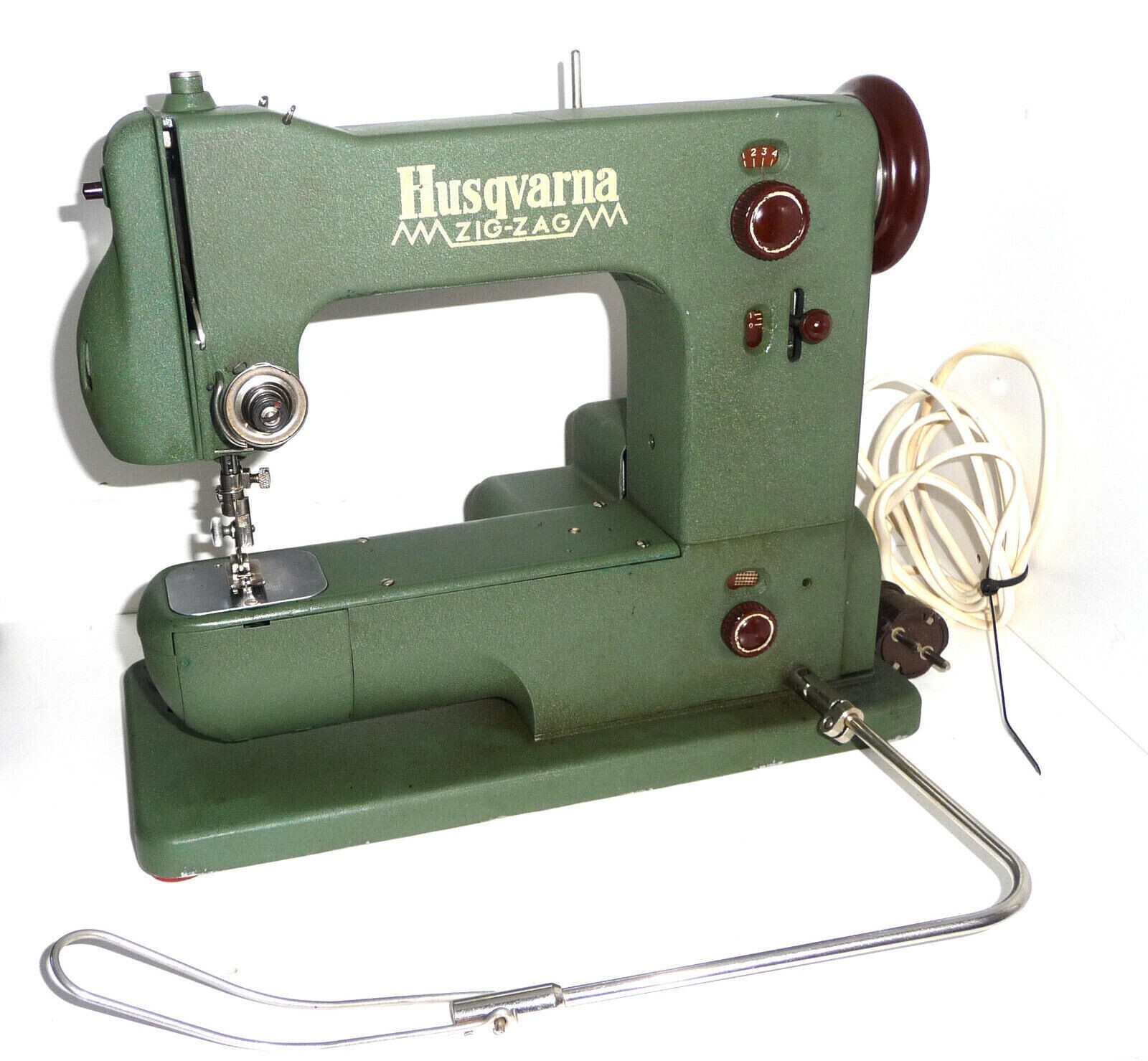 Antique Husqvarna ZIG-ZAG sewing machine VIKING first free arm knee green