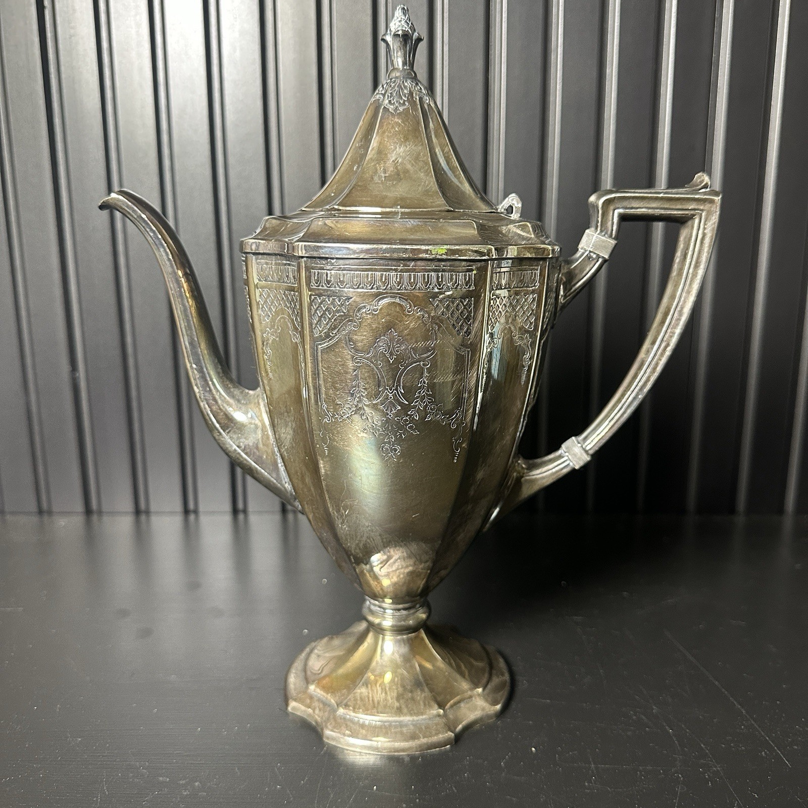 Meriden SP Co International Silver Plated Coffee Tea Pot Victorian Style 2407 C
