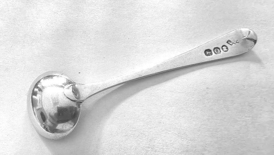 ANTIQUE STERLING SILVER OLD ENGLISH MASTER SALT SPOON LONDON 1829 NO MONOGRAM