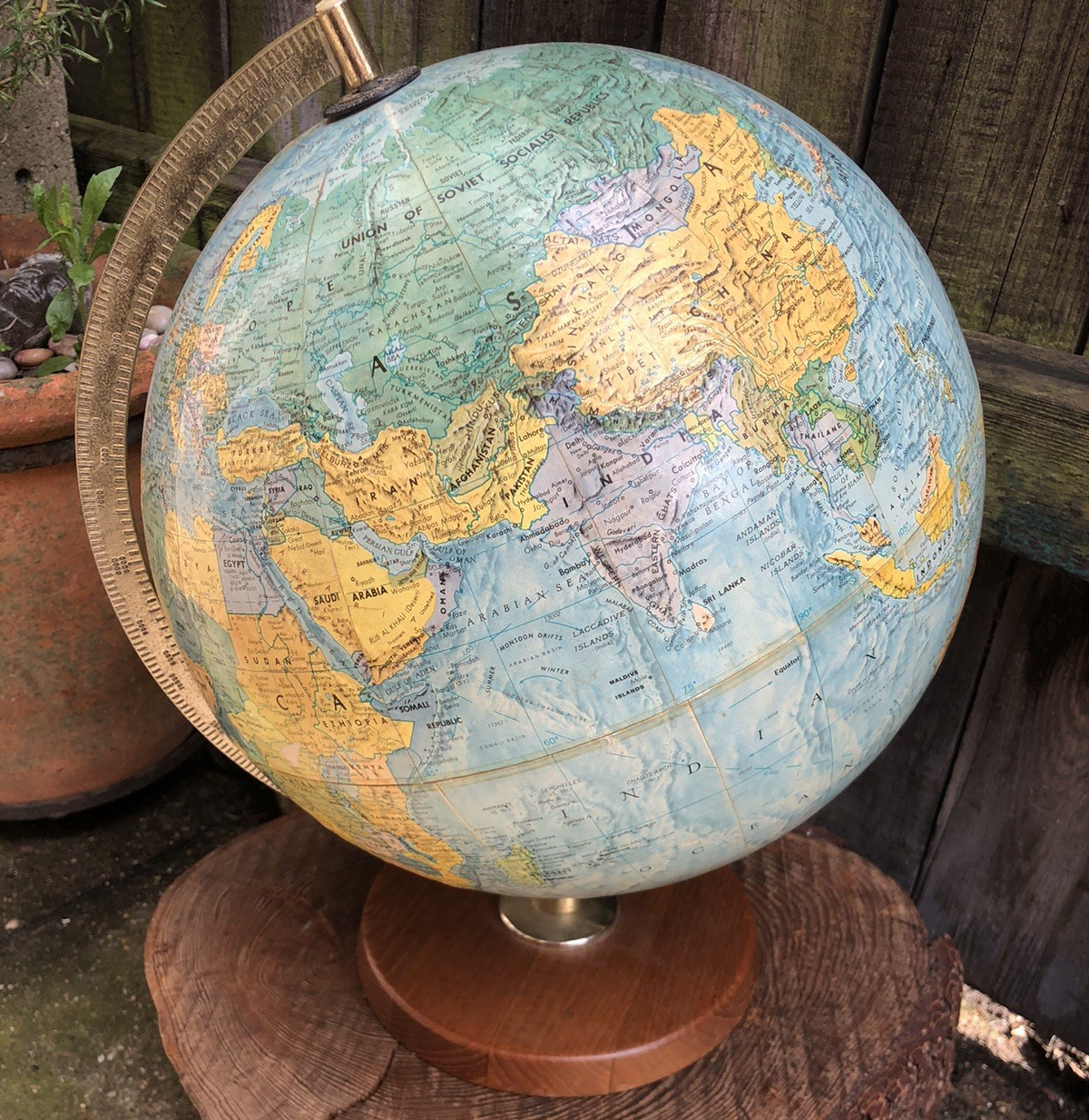 Globe Vintage 1960/70’s Denmark Philips scan high relief teak wood base 12″wide