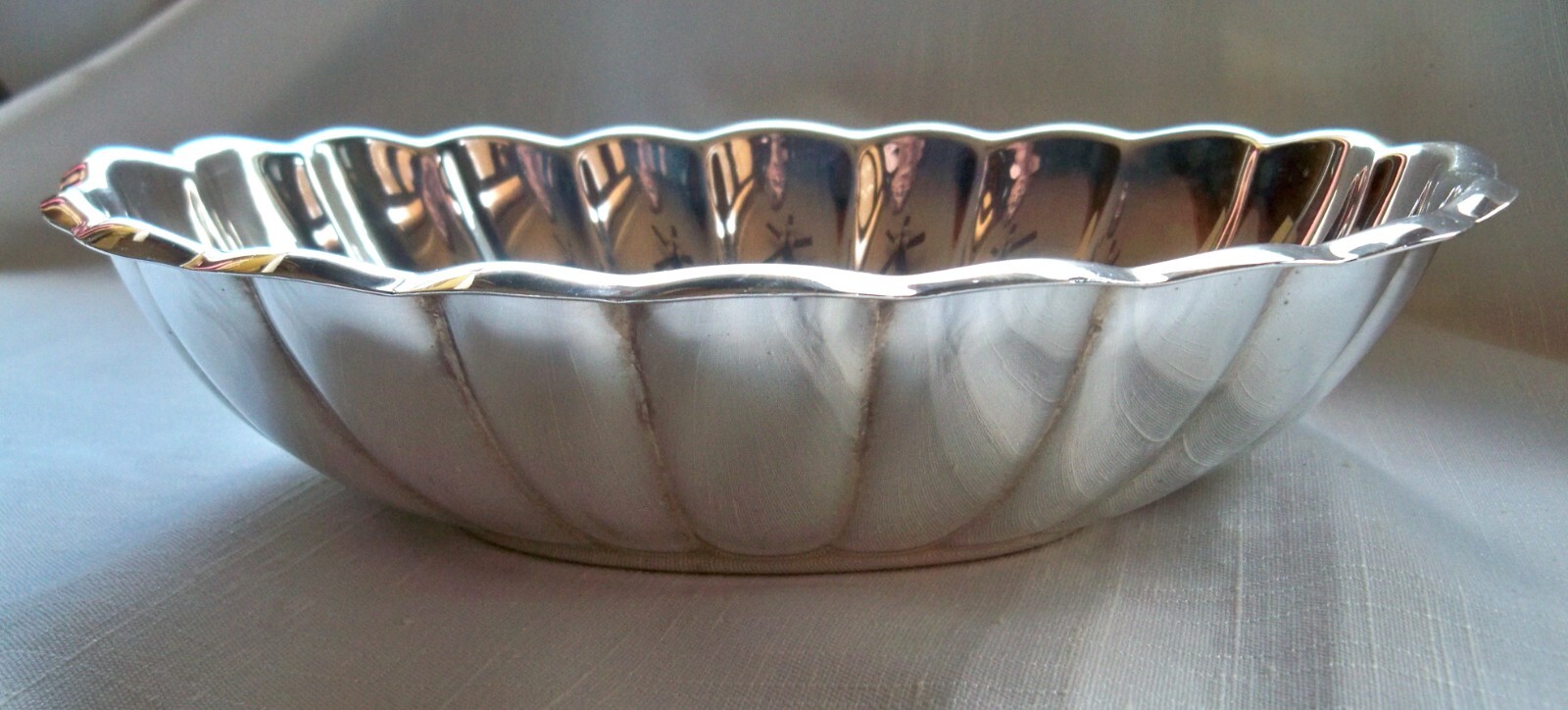REED & BARTON SILVERPLATE HOLIDAY #176 OVAL SERVING BOWL, 8.5″X6″X2″